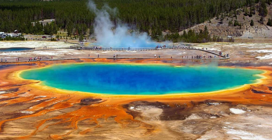 Taman Nasional Yellowstone, Amerika Serikat: Keajaiban Alam dan Keanekaragaman Hayati